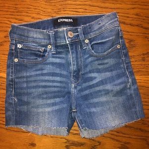Express Stretch Mid Rise Legging Cut off Jean Shorts - Size 00R